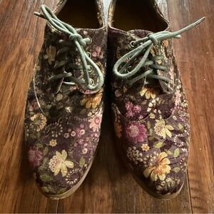 Floral Patterned Lace-Up Oxford Shoes
